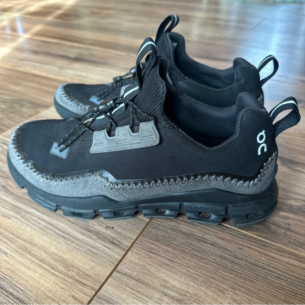 On Running Black and Gray Athletic Shoes